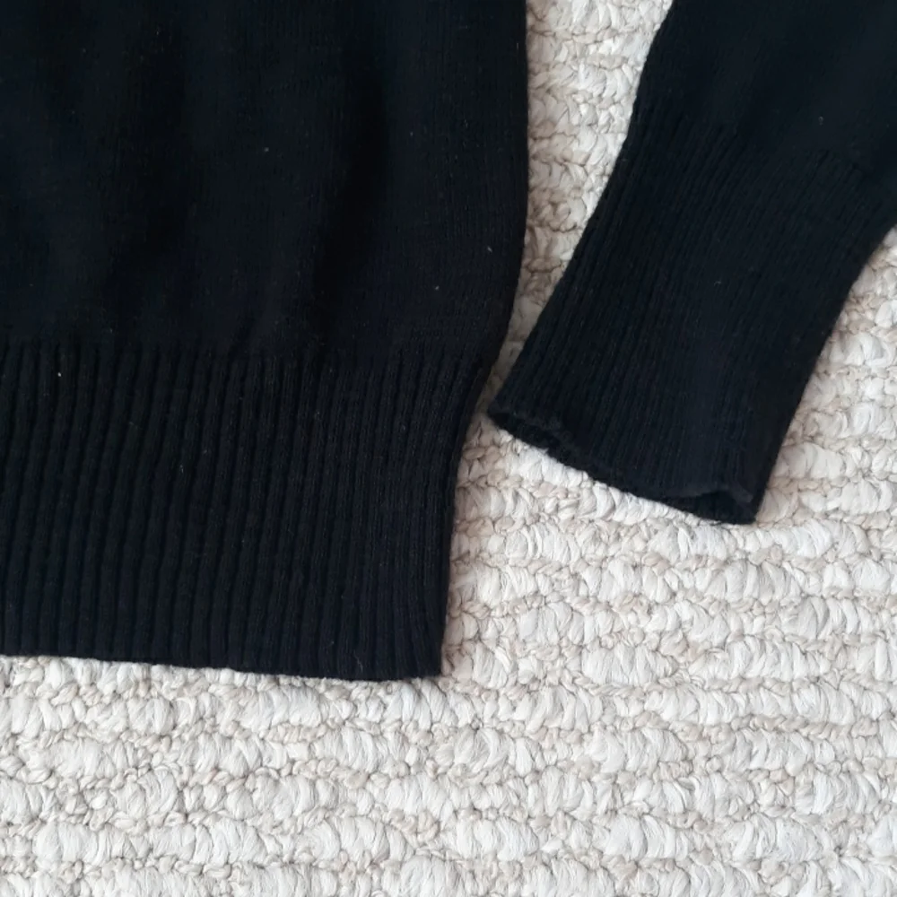 Mossimo Black J'ADORE Sweater Size Small - Picture 4 of 13